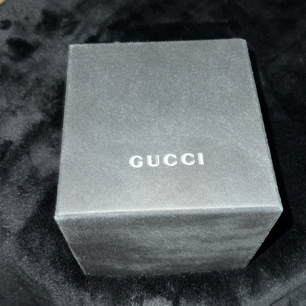 !!DEAL ALERT!!
Gucci Sync Watch “Red” - Picture 4 of 6